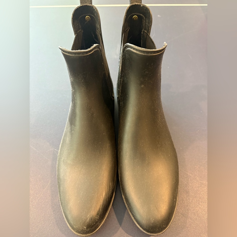 Sam Edelman size 11 rubber rain boots.